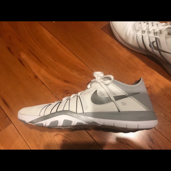 Women’s Nike Sneakers - Picture 3 of 5